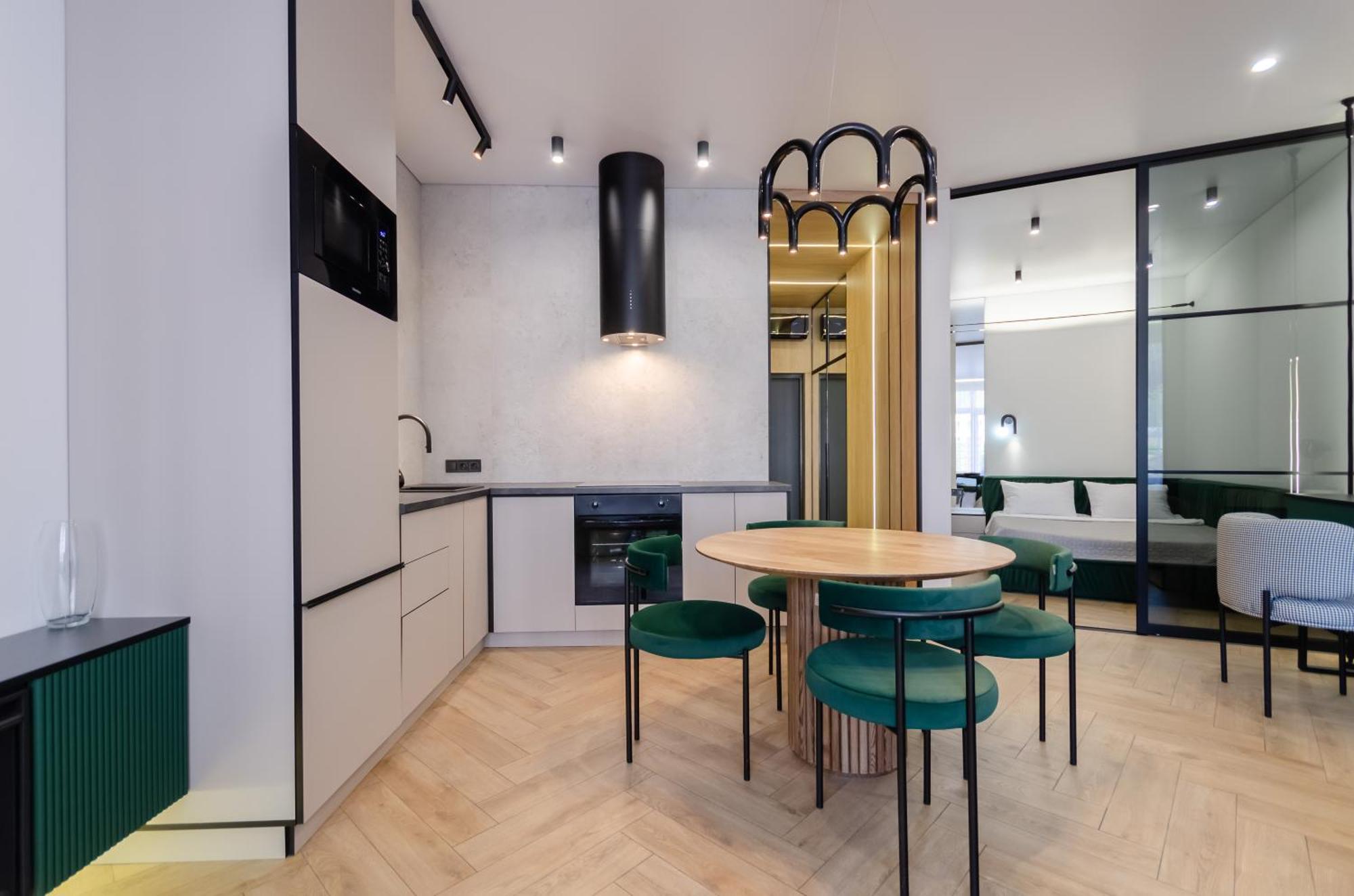 Petrovdom 2-76 Luxury Living In Rc Pechersk Plaza Kyiv Exterior photo