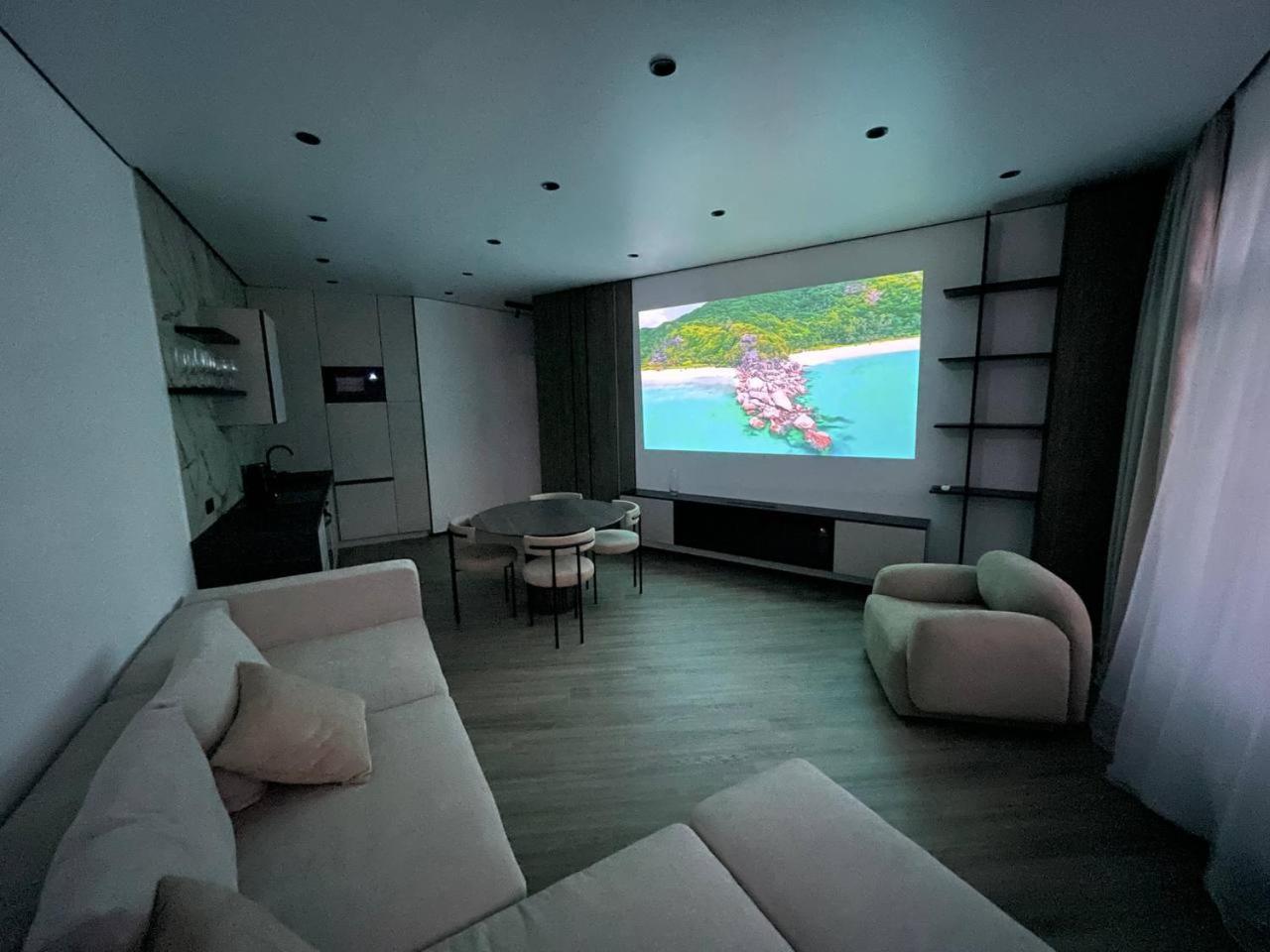 Petrovdom 2-76 Luxury Living In Rc Pechersk Plaza Kyiv Exterior photo