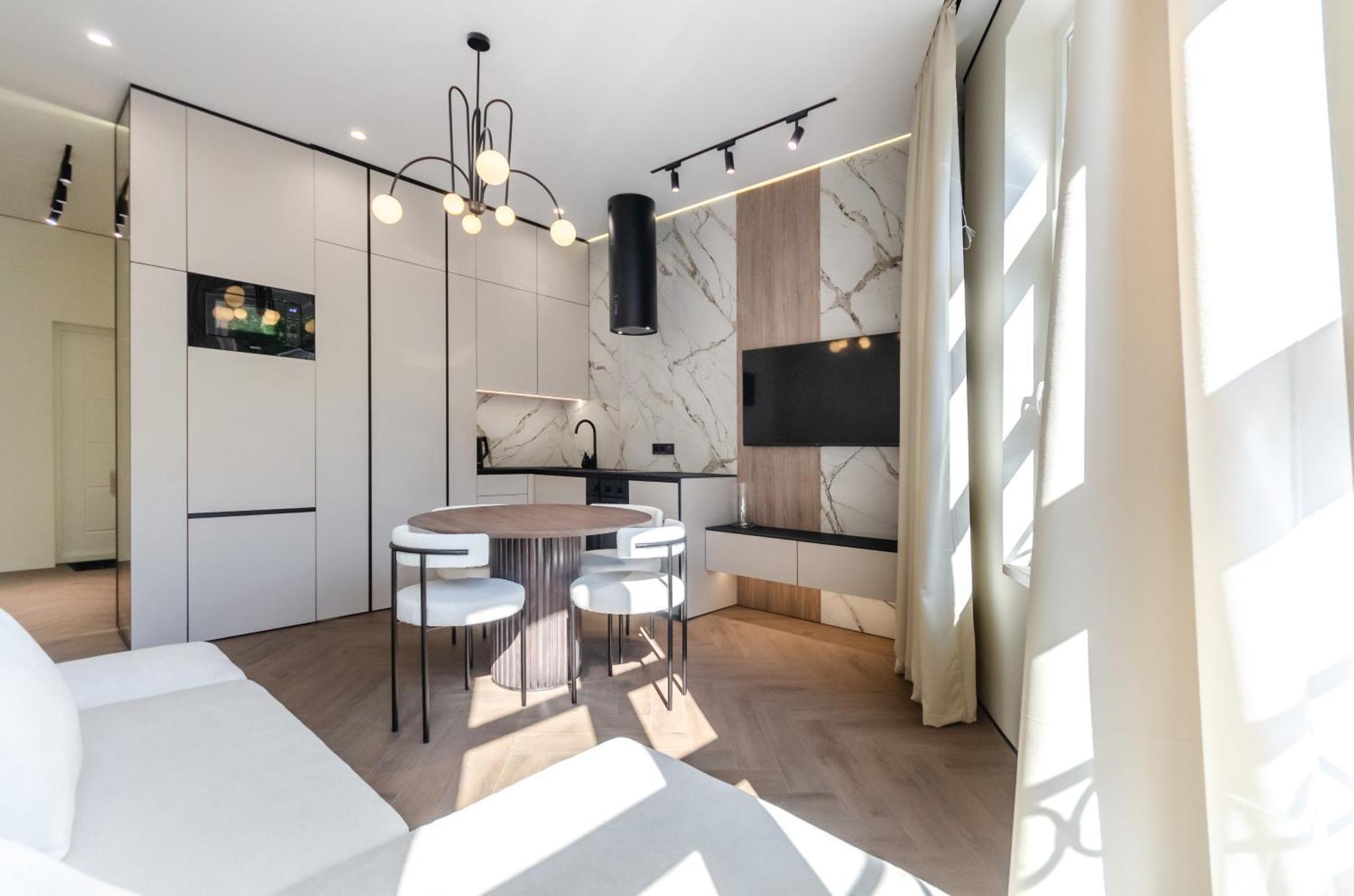 Petrovdom 2-76 Luxury Living In Rc Pechersk Plaza Kyiv Exterior photo